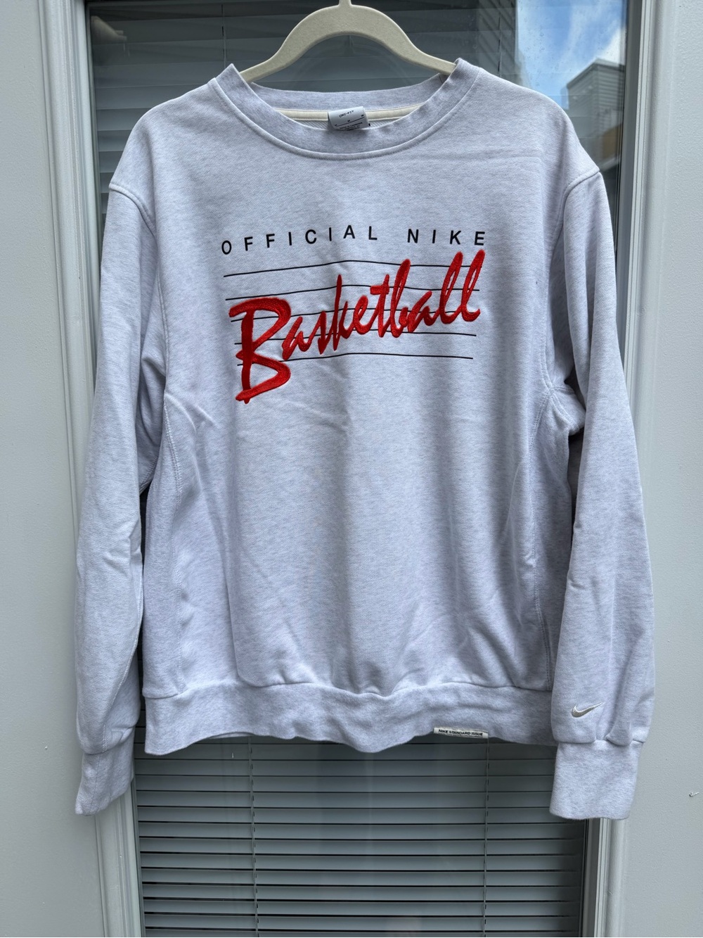 Nike Basketball Dri-FIT Crewneck Sweatshirt Men’s M Gray Red Pullover